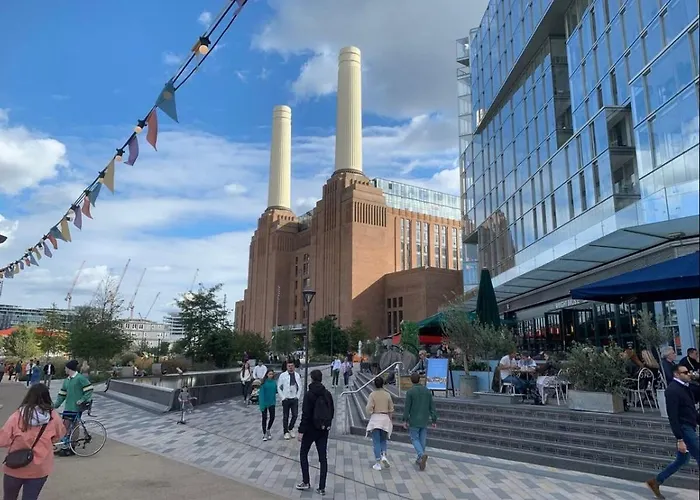 Central Location! Double Bedroom 2 Mins Walk From Battersea Power Underground Station!