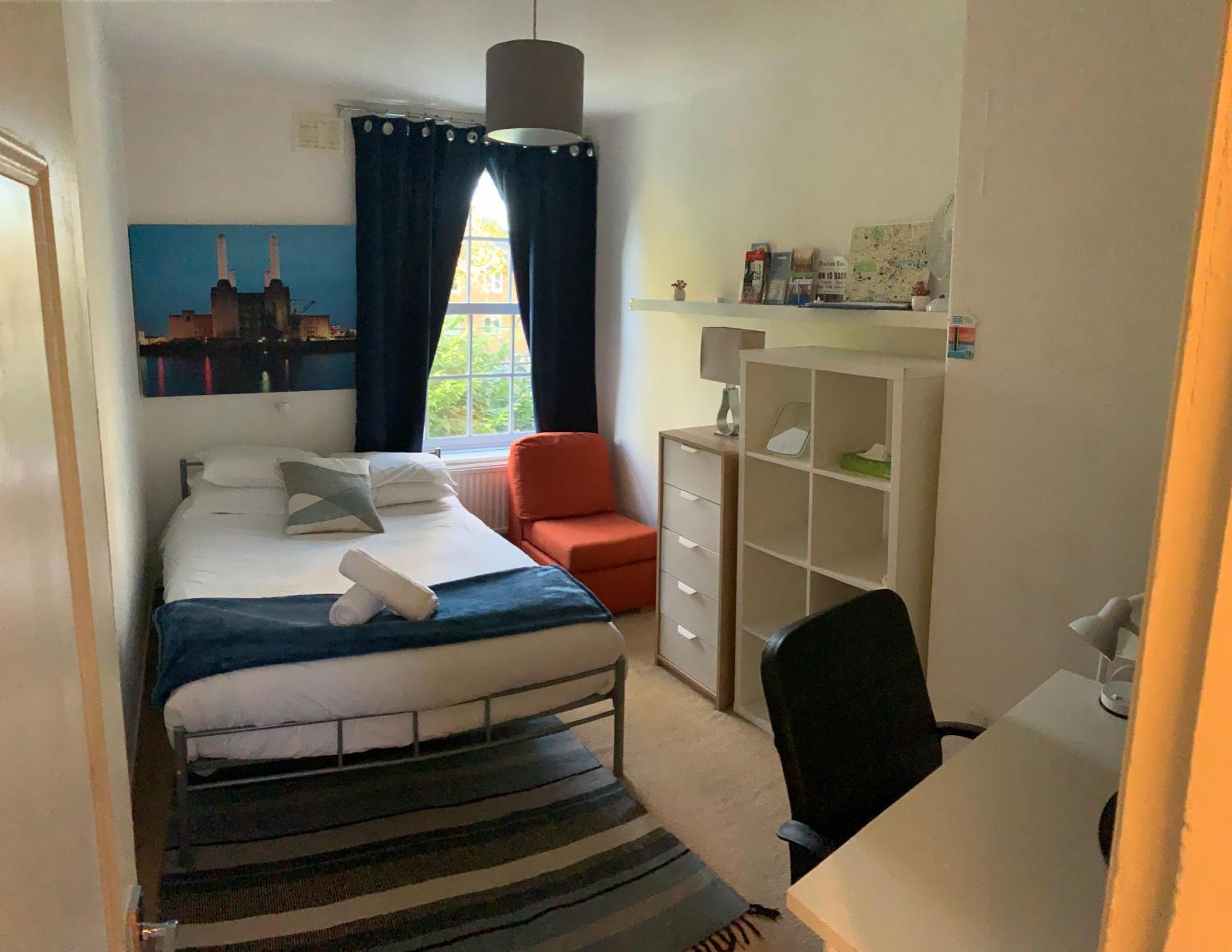 Location! Double Bedroom 2 Mins Walk From Battersea Power Underground Station! Séjour chez l'habitant Londres